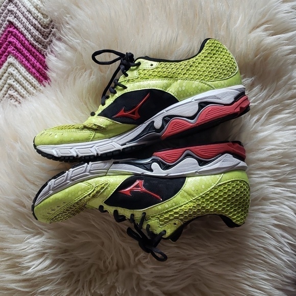 MIZUNO wave inspire 7 yellow running shoes size 8.5 men - Picture 4 of 10